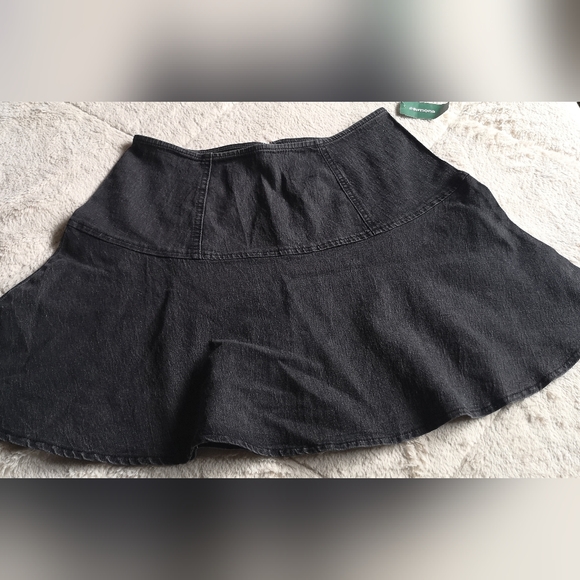 New skirt - Picture 3 of 10